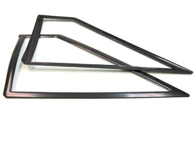 QUARTER WINDOW MOLDING KIT